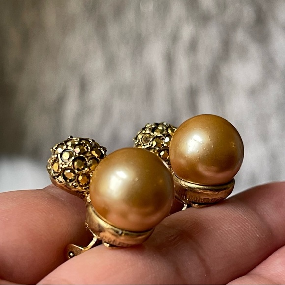 KENNETH JAY LANE | Vintage | Champagne Gold Glass Pearls Pave Crystals Clip On - Picture 4 of 13